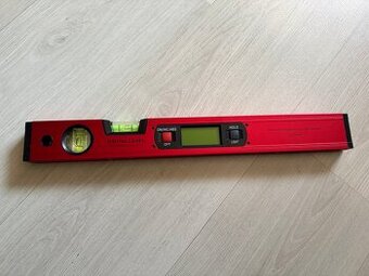 Digitálna vodováha s magnetmi