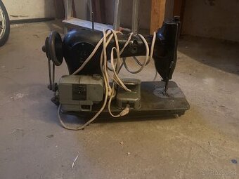 Starozitny sijaci stroj