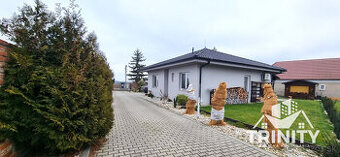 Na predaj nádherný 3-izbový dom so zastrešenou terasou v obc