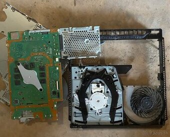 Predam nahradne diely na Playstation 4