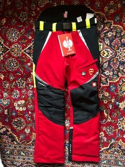 Oblečenie pre pilčíckov/do lesa - nohavice, bundy, obuv MIX - 1