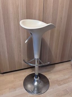 Barová stolička