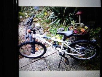 Bicykel RockRider biely +darcek