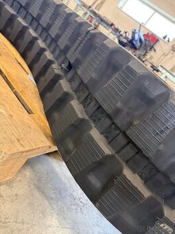 Nové gumenne pasy 300x52.5x84