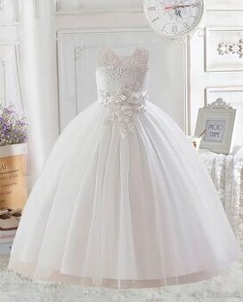 Šaty na prijimanie Nove