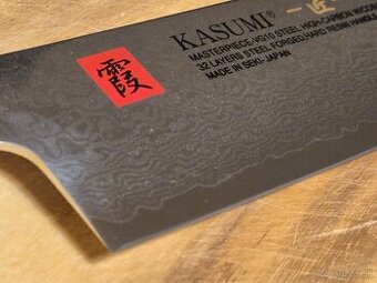 Japonský Santoku nôž Kasumi Masterpiece VG-10 Damascus 18 cm