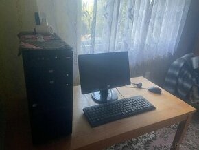 Darujem starší počítač aj s monitorom
