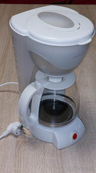 Kávovar, mixér, lampa