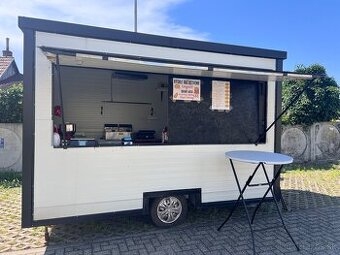prenajom pojazdny bufet zariadený podla potreby aj výčap