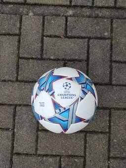Futbalova lopta