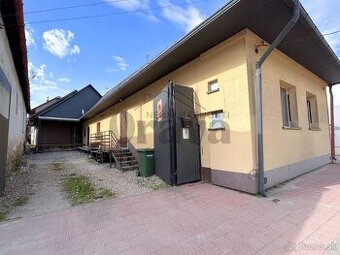 Hala so skladovými priestormi v centre Tvrdošína