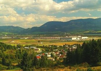Na PREDAJ 1/2 staršieho rodinného domu v Tepličke nad Váhom