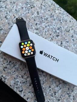 Apple Watch SE ( 2. generácia ) - veľmi dobrý stav