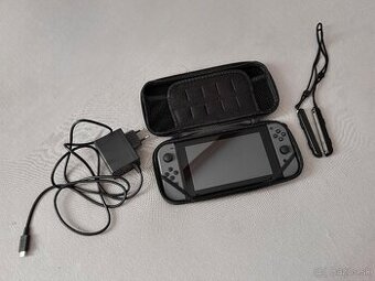 Nintendo Switch – sivá verzia + 2 hry + SD karta + obal (TOP