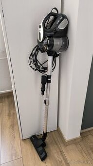 Tyčový vysávač Hyundai VC800 600W