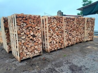 Predám palivové drevo – bukové, kálané, ukladané v paletách