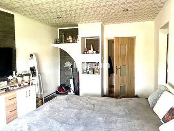 Predaj 2 izb.bytu s garážou v obci Veľké Uľany.