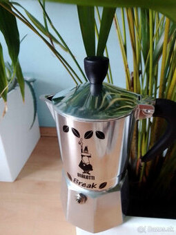 Kávovar značky Bialetti - úplne nový, nikdy nepoužitý