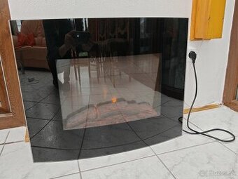 Elektrický krb na stenu