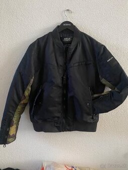 Panska zimna bombera Replay