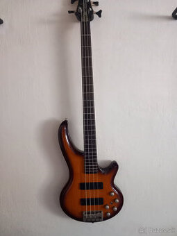 basgitara CORT-curbow-42