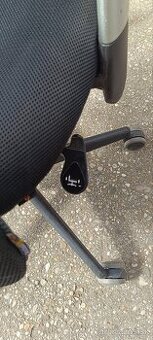 Kacelárska stolička