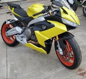 Rozpredám Aprilia RS Tuono 660