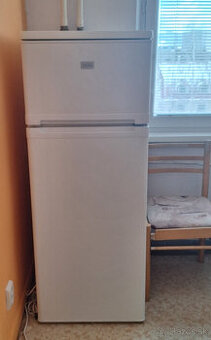 Chladnicka s mrazničkou zn. Zanussi