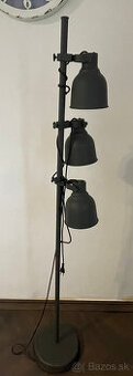 Stojaca lampa IKEA – 3 nastaviteľné svetlá