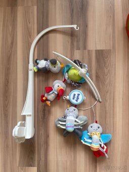 Kolotoč nad postieľku