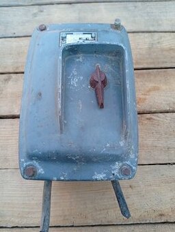 Predám vypínač na 380V