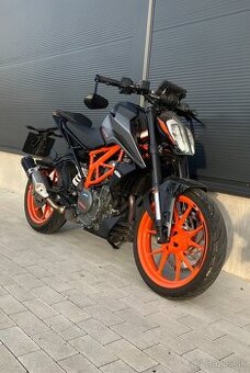 Duke 390