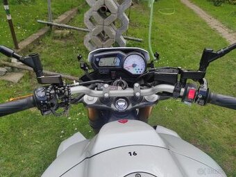Yamaha FZ8
