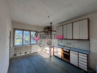 PREDAJ: 5 izbový rodinný s rovinatým pozemkom vhodný aj na d