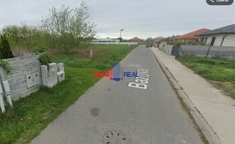Stavebný pozemok v obci Miloslavov, 739 m2 - Bazová ulica