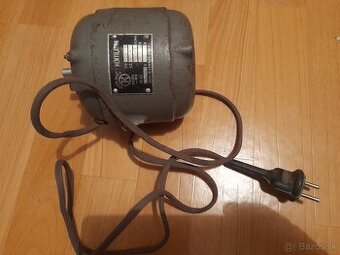 Predám elektromotor 220 V , 1300 ot., 85W