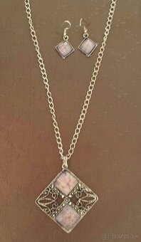 Retiazka s príveskom a náušnicami