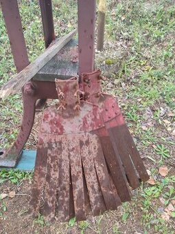 Predám staré lopaty k požiaru