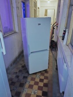 Predám chladničku Beko 136cm