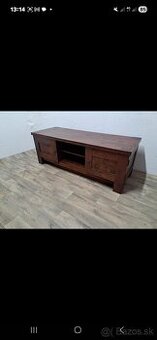 Predám masivny konferenčný stolík