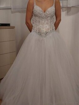 Svadobné šaty