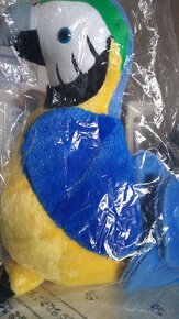 Predám papagája,traktor,kartičky,zbierku áut