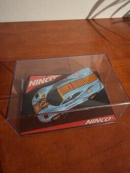 Auto Ninco Ford GT - autíčko na autodráhu