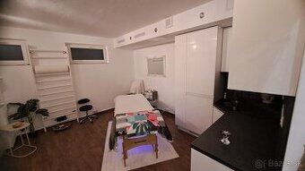 Zdielam priestor na masaze alebo terapie
