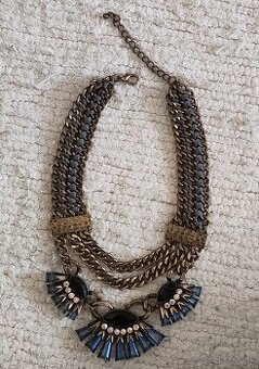 Náhrdelník s kamienkami s kvetmi papyrus