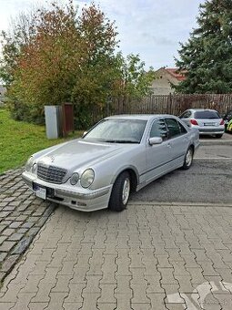 Mercedes e