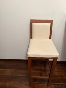 Nová barová stolička