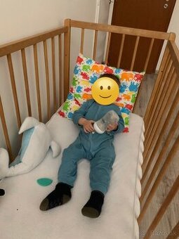 Drevená detská postieľka