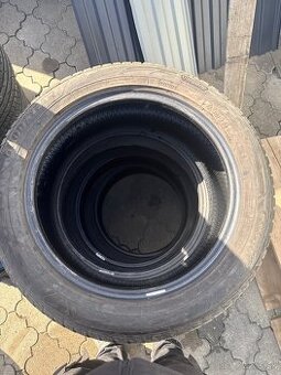 Good year 215/55R17
