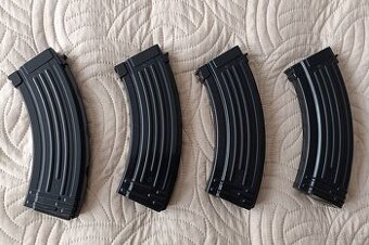 AS zasobniky AK47/M16